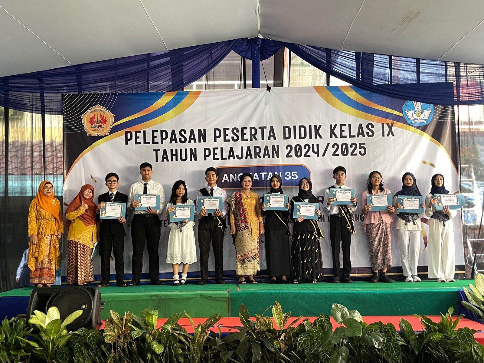 Membanggakan! Inilah 10 Besar Peraih Nilai Tertinggi Rapor Semester 1 - 6